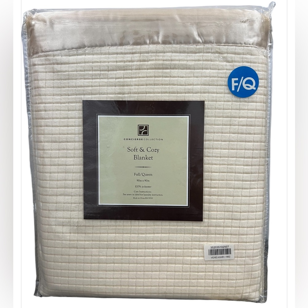 Concierge collection soft & cozy textured blanket - cream